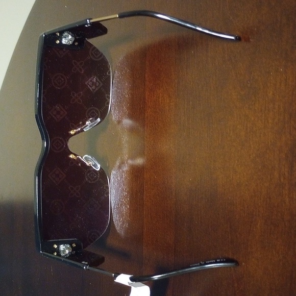 Aldo Shield Sunglasses-Black - Picture 11 of 17